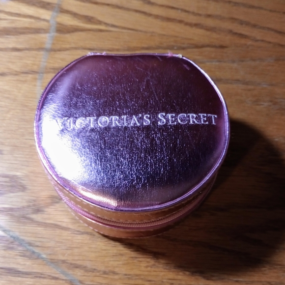 Victoria's Secret pink and gold tone bangles bracelet set with case - Picture 3 of 3